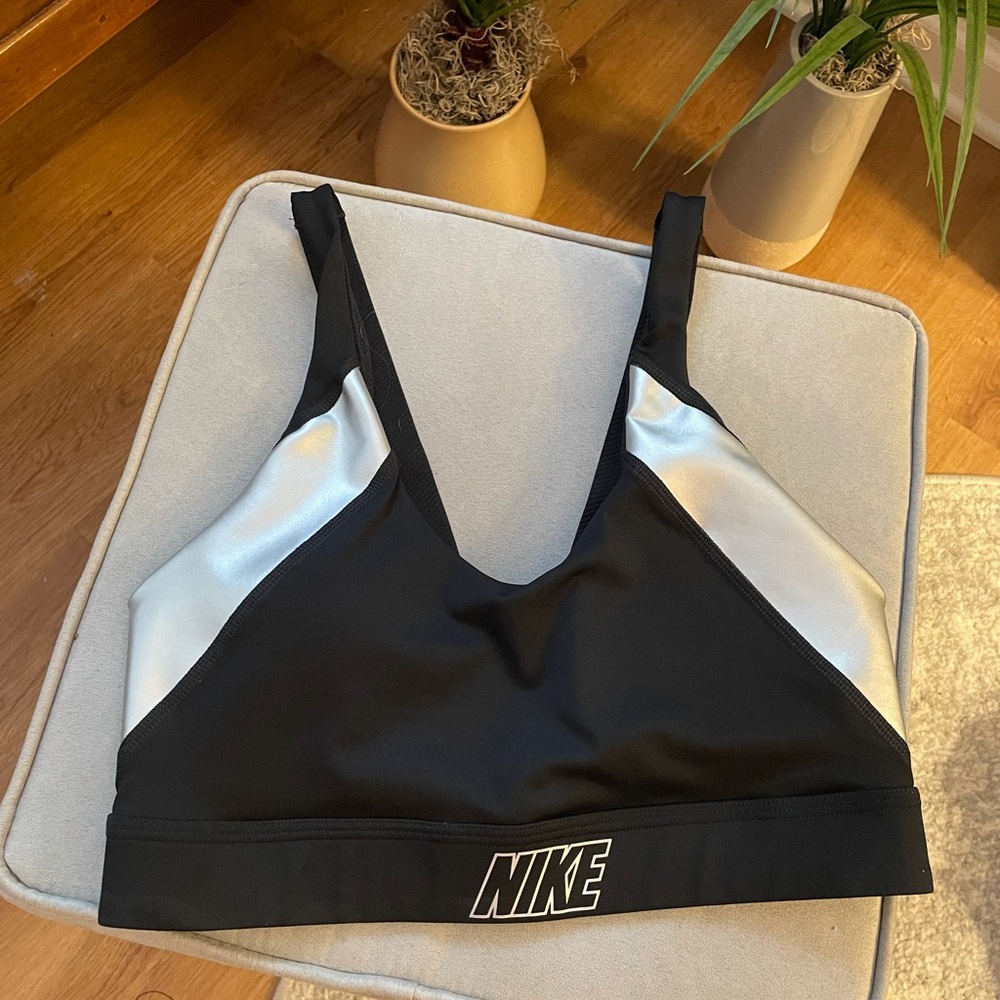 Nike Indy Metallic Sports Bra L